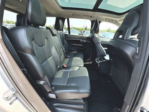 Used 2020 Volvo XC90 T5 Momentum AWD/4WD image 27