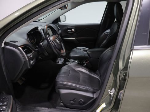 Used 2021 Jeep Cherokee Latitude Lux w/ Trailer Tow Group image 22