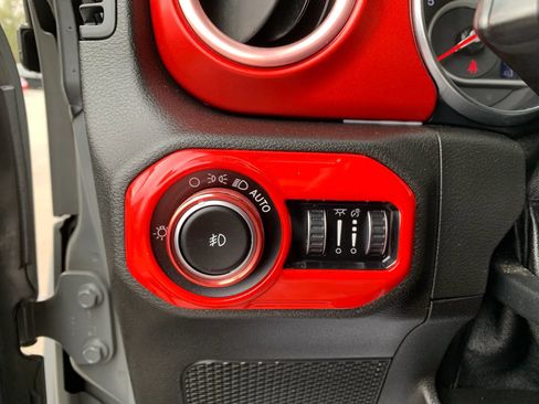 Used 2019 Jeep Wrangler Unlimited Rubicon AWD/4WD image 28