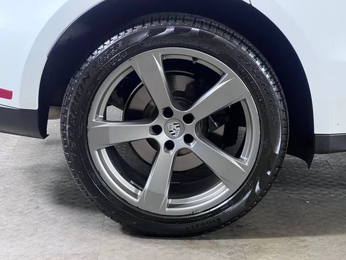 Certified 2023 Porsche Macan Turbo AWD/4WD image 14