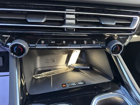 New 2026 Chevrolet Traverse High Country image 15