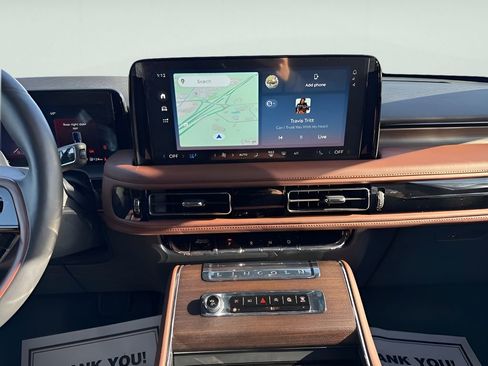 Used 2025 Lincoln Aviator Reserve AWD/4WD image 19
