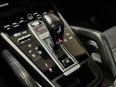 Used 2022 Porsche Cayenne GTS image 18