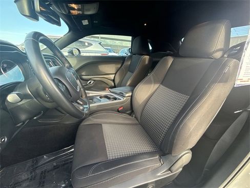Used 2018 Dodge Challenger SXT image 11