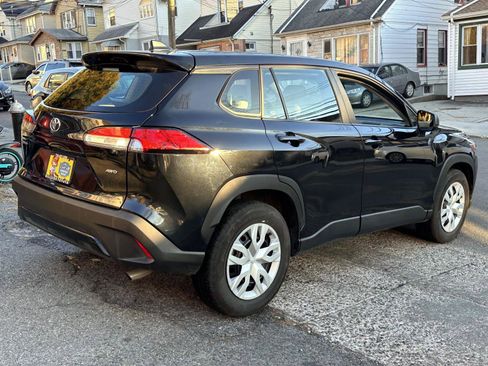 Certified 2024 Toyota Corolla Cross L image 5