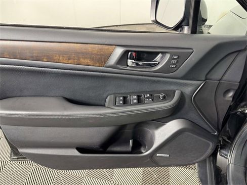 Used 2015 Subaru Outback 3.6R Limited image 17
