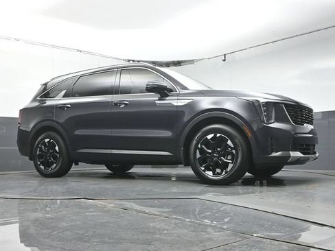 Used 2025 Kia Sorento S FWD image 30