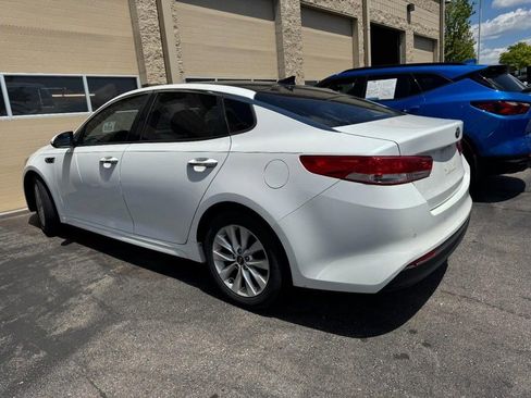 Used 2016 Kia Optima EX w/ Premium Package FWD image 2