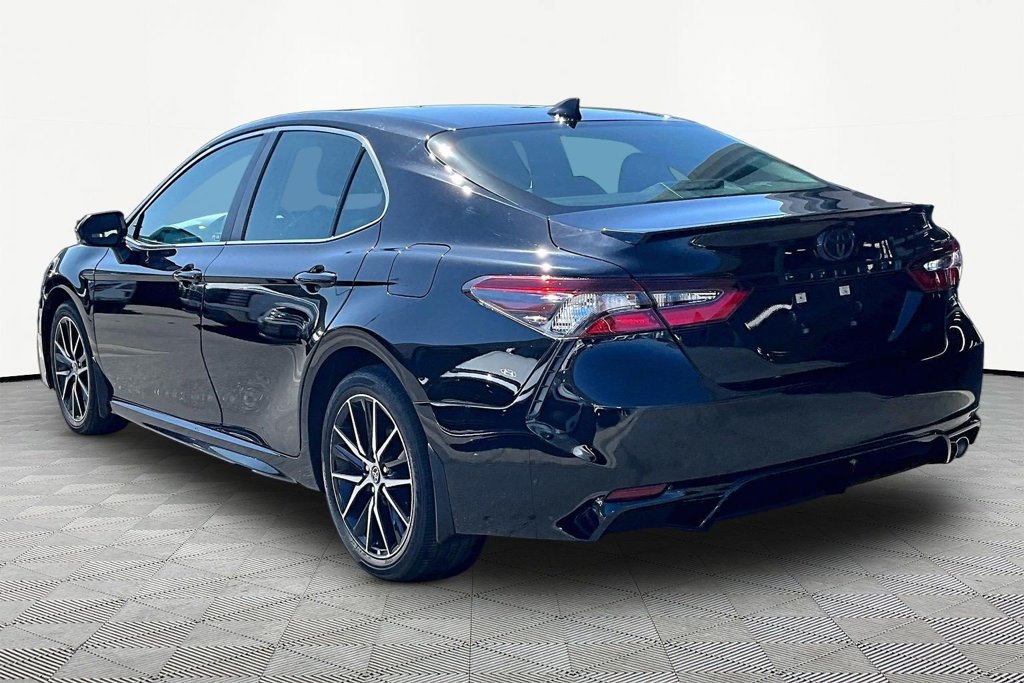 Used 2023 Toyota Camry SE FWD image 7