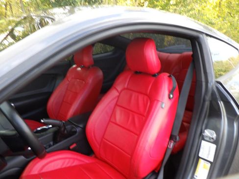 Used 2016 Ford Mustang GT image 8