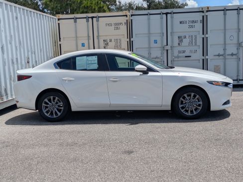 Used 2024 MAZDA MAZDA3 s FWD image 4