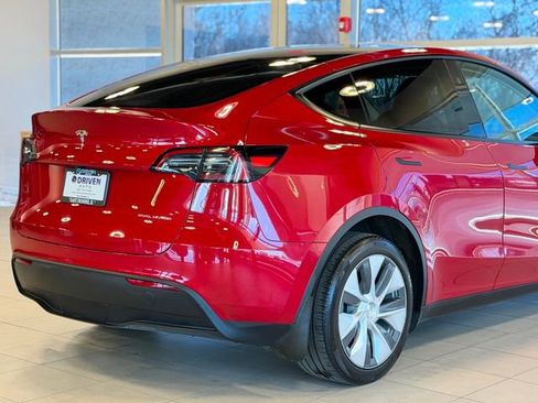 Used 2023 Tesla Model Y Long Range AWD/4WD image 11