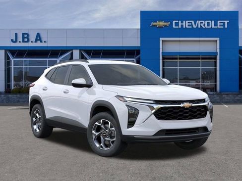 New 2026 Chevrolet Trax LT w/ LT Convenience Package FWD image 7