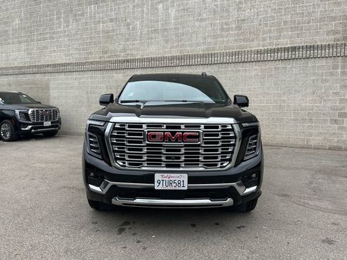 Used 2025 GMC Yukon Denali AWD/4WD image 2