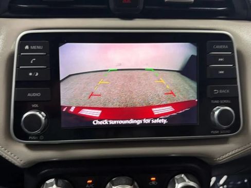 Used 2020 Nissan Versa SV FWD image 15