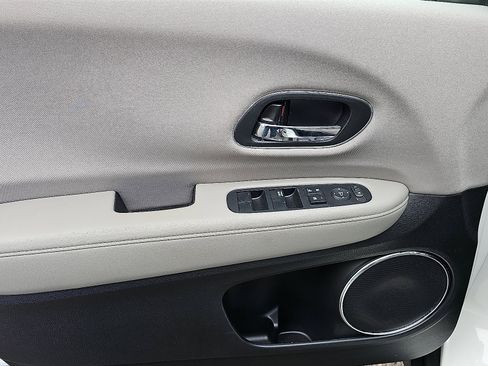 Used 2016 Honda HR-V EX image 12