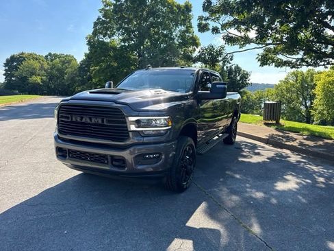 Used 2023 RAM 2500 Laramie w/ Night Edition AWD/4WD image 3