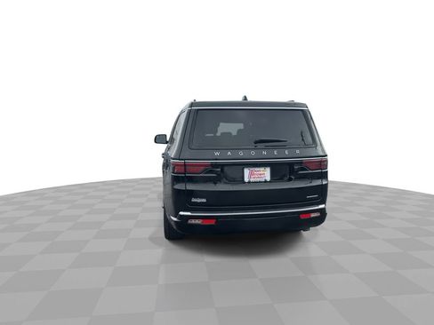 Used 2024 Jeep Wagoneer L Series III w/ Flexible Seating Group AWD/4WD image 8