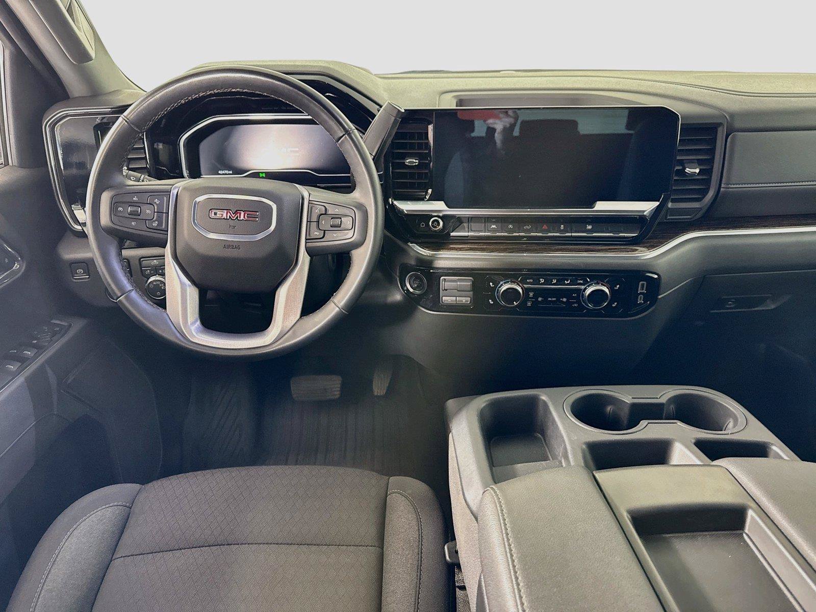 Used 2025 GMC Sierra 1500 SLE AWD/4WD image 2