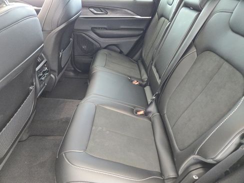 New 2026 Jeep Grand Cherokee Altitude image 20