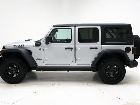 Used 2024 Jeep Wrangler Unlimited AWD/4WD image 6
