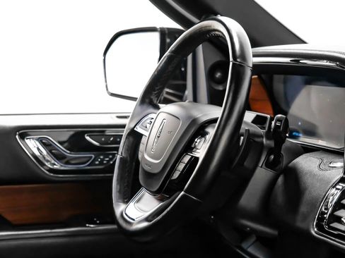 Used 2023 Lincoln Navigator L Reserve image 10