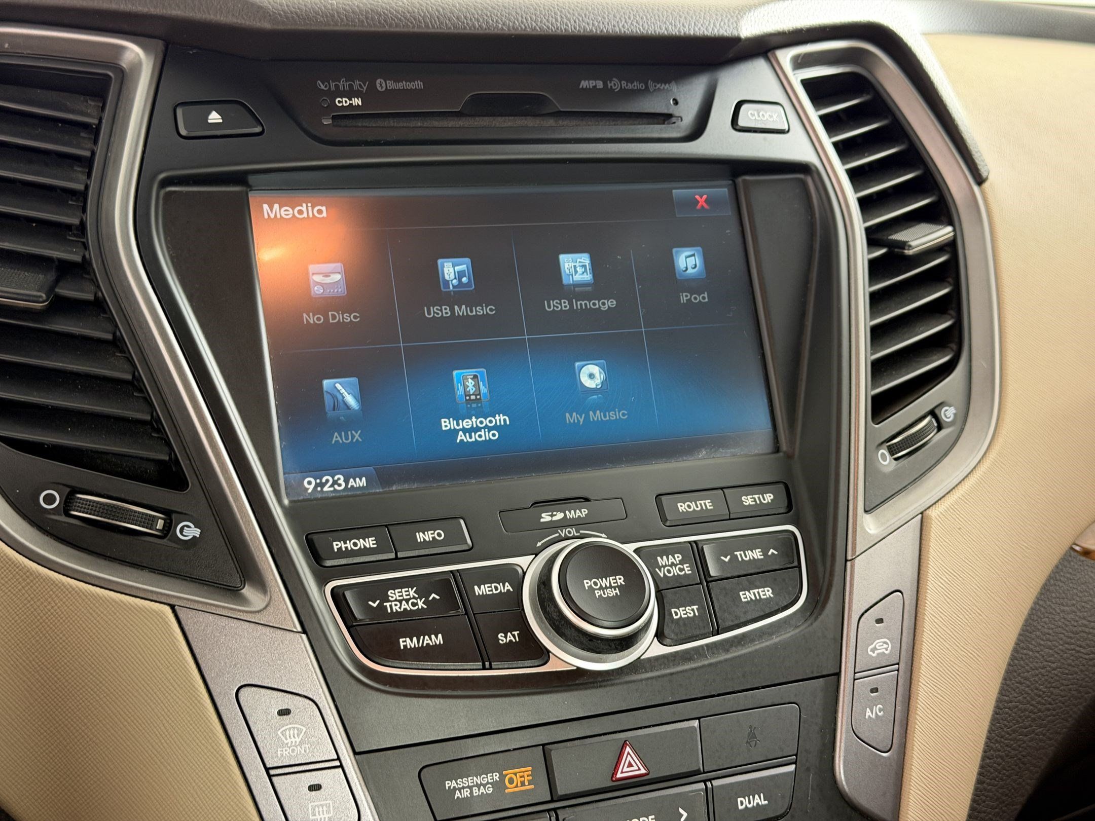 Used 2014 Hyundai Santa Fe Sport 2.0T w/ Navigation Package 06 AWD/4WD image 21
