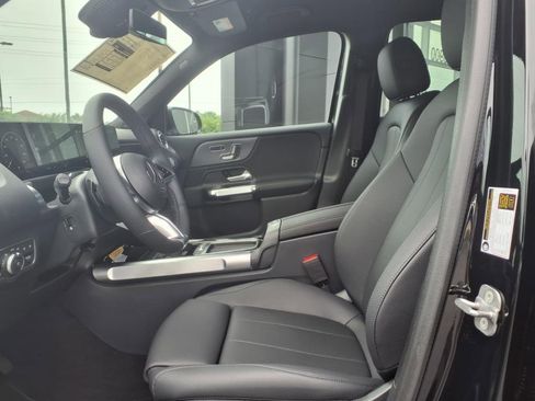 New 2025 Mercedes-Benz GLB 250 4MATIC image 14