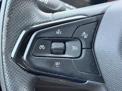 Used 2025 Chevrolet Trax LT FWD image 22