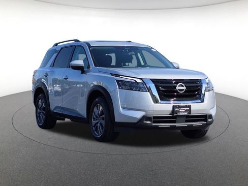 Used 2023 Nissan Pathfinder SV w/ SV Premium Package AWD/4WD image 3