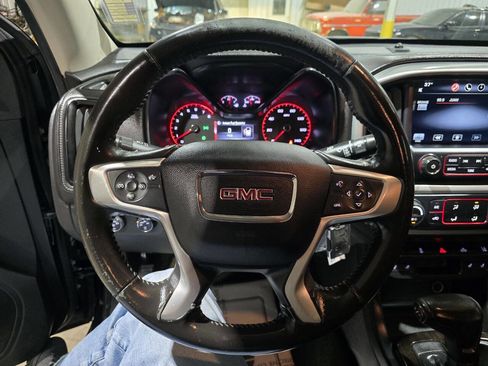 Used 2015 GMC Canyon SLT w/ Driver Alert Package image 40