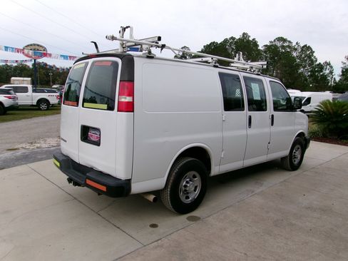 Used 2019 Chevrolet Express 2500 w/ Driver Convenience Package image 5