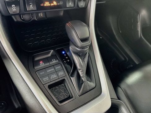 Used 2023 Toyota RAV4 XLE w/ Convenience Package AWD/4WD image 17