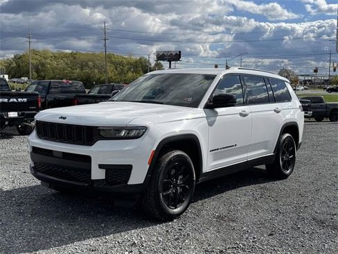 New 2025 Jeep Grand Cherokee L Laredo image 22