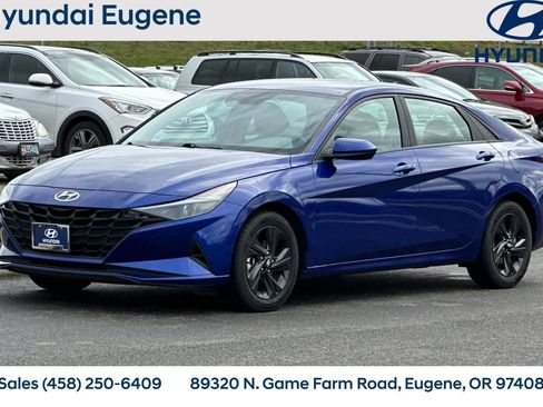 Used 2023 Hyundai Elantra SEL FWD image 9