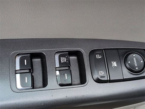 Used 2018 Kia Sportage LX image 15