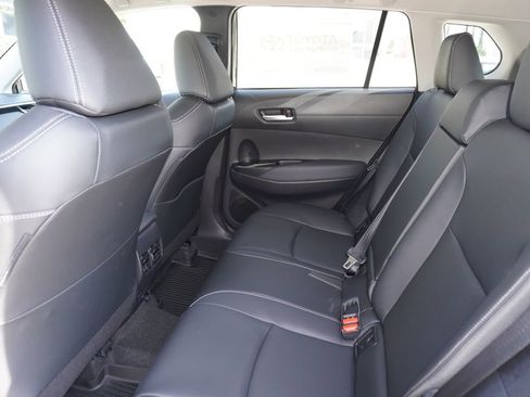 Used 2026 Toyota Corolla Cross XLE image 9