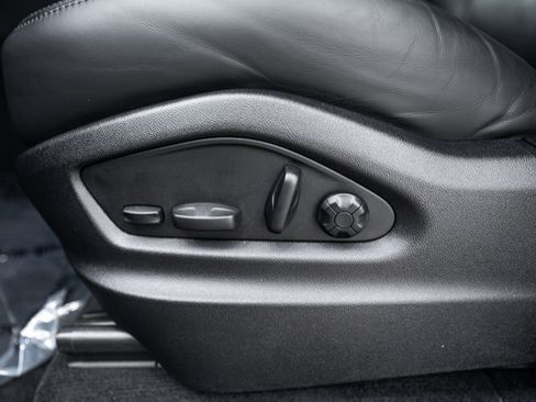Certified 2022 Porsche Cayenne S Platinum AWD/4WD image 19