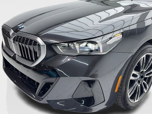 Used 2026 BMW 530i xDrive image 5