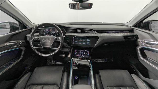 Used 2021 Audi e-tron Prestige w/ Prestige Package AWD/4WD image 27