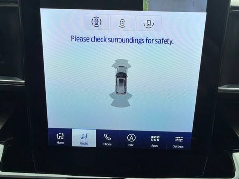 Used 2022 Ford Explorer Platinum w/ Equipment Group 601A AWD/4WD image 34