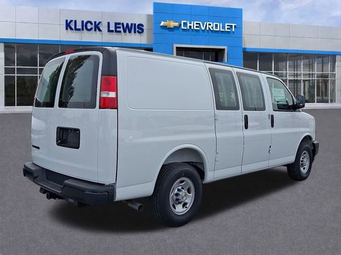 New 2025 Chevrolet Express 3500 w/ Driver Convenience Package RWD image 5