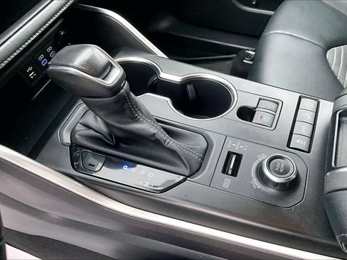 Used 2022 Toyota Highlander XSE image 17