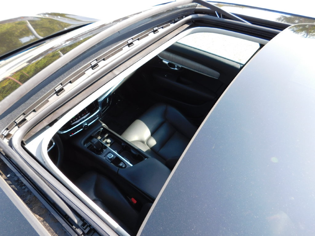 Used 2023 Volvo S90 B6 Plus AWD/4WD image 8