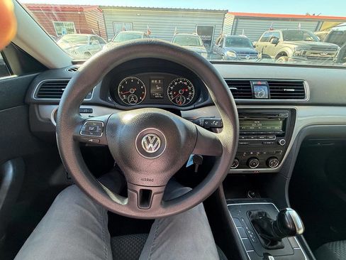 Used 2014 Volkswagen Passat 1.8T S image 39