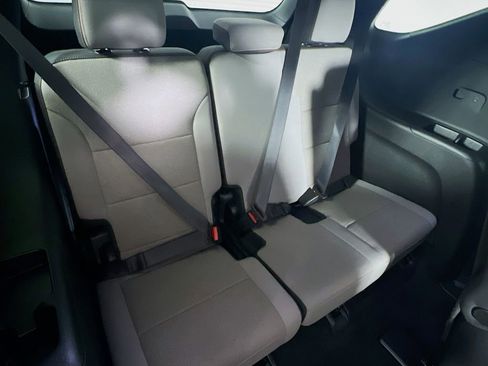 Used 2025 Chevrolet Traverse LT image 27