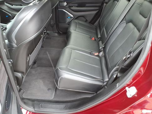 Used 2022 Jeep Grand Cherokee Overland w/ Luxury Tech Group IV image 12