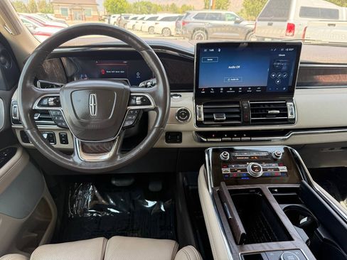 Used 2022 Lincoln Navigator Reserve AWD/4WD image 37