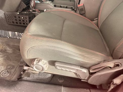 Used 2018 Jeep Wrangler Unlimited Rubicon AWD/4WD image 44
