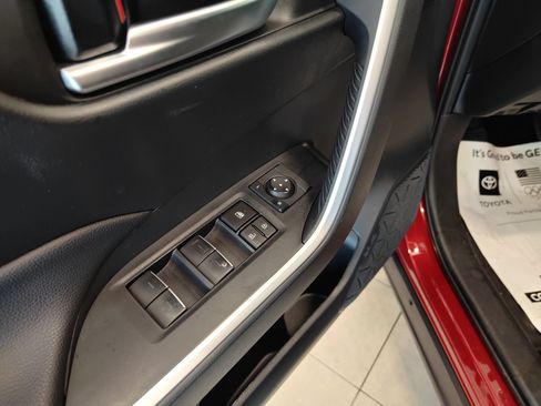 Used 2024 Toyota RAV4 XLE AWD/4WD image 9